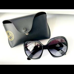 ⭐️SOLD⭐️ Ray-Ban Jackie Ohh Sunglasses